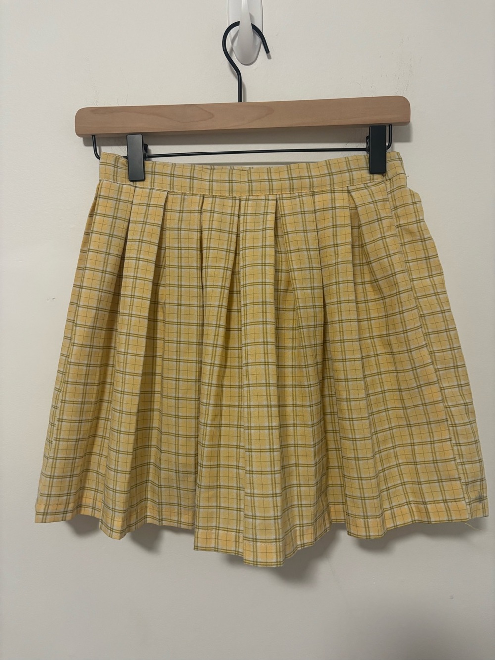 Cali 1850 butter yellow pleated plaid high waisted skirt